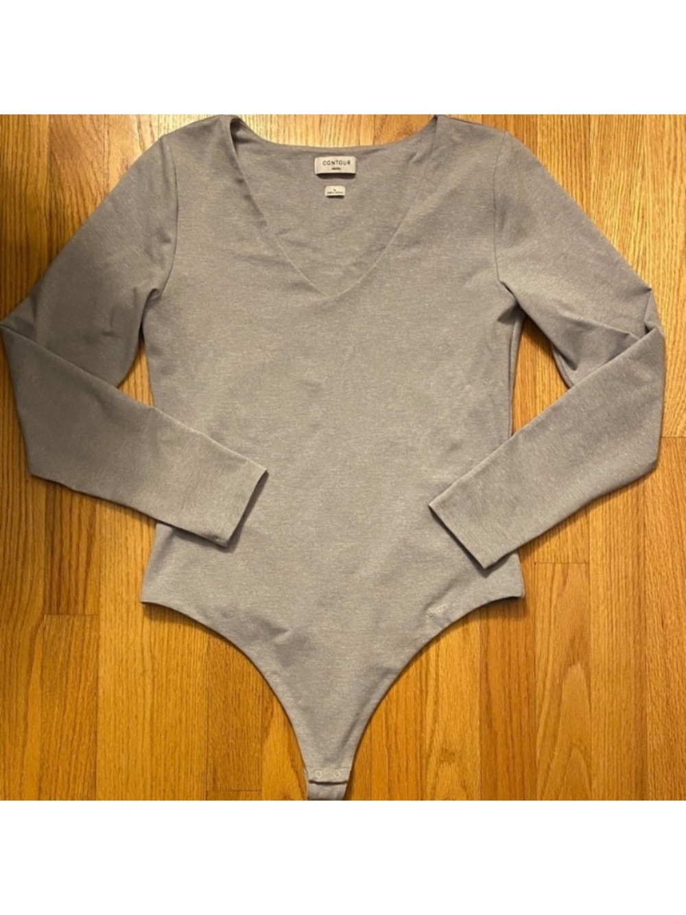 Aritzia Contour Women's Gray V-Neck Long Sleeve Bodysuit